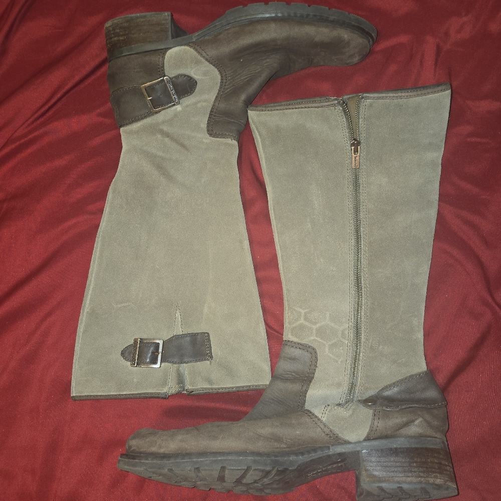 WOMEN BOOTS
